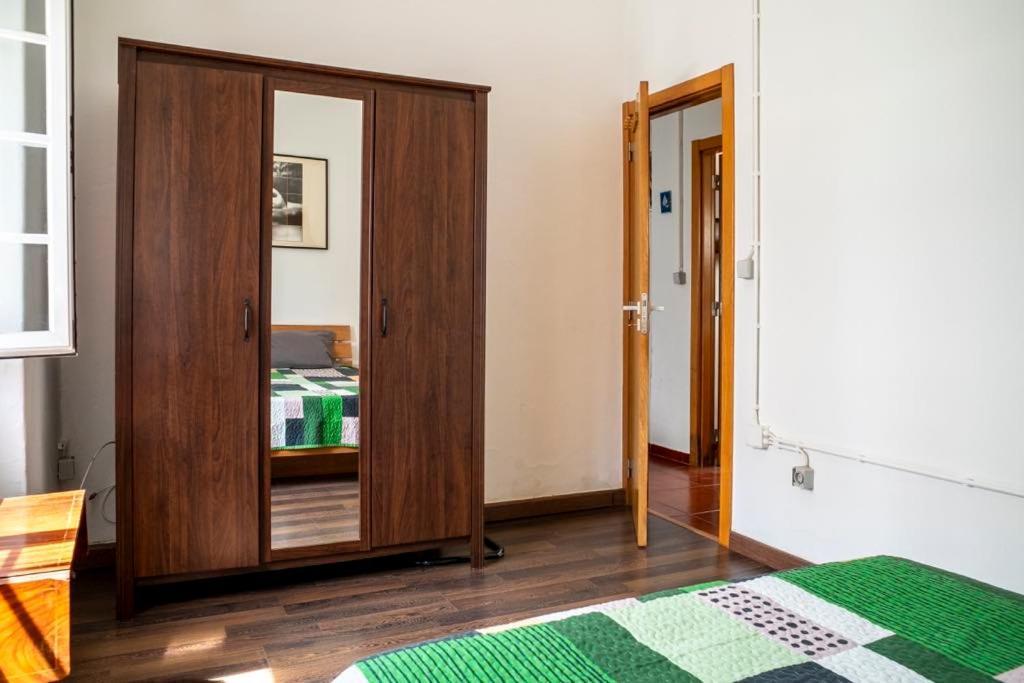 Front House Apartment *