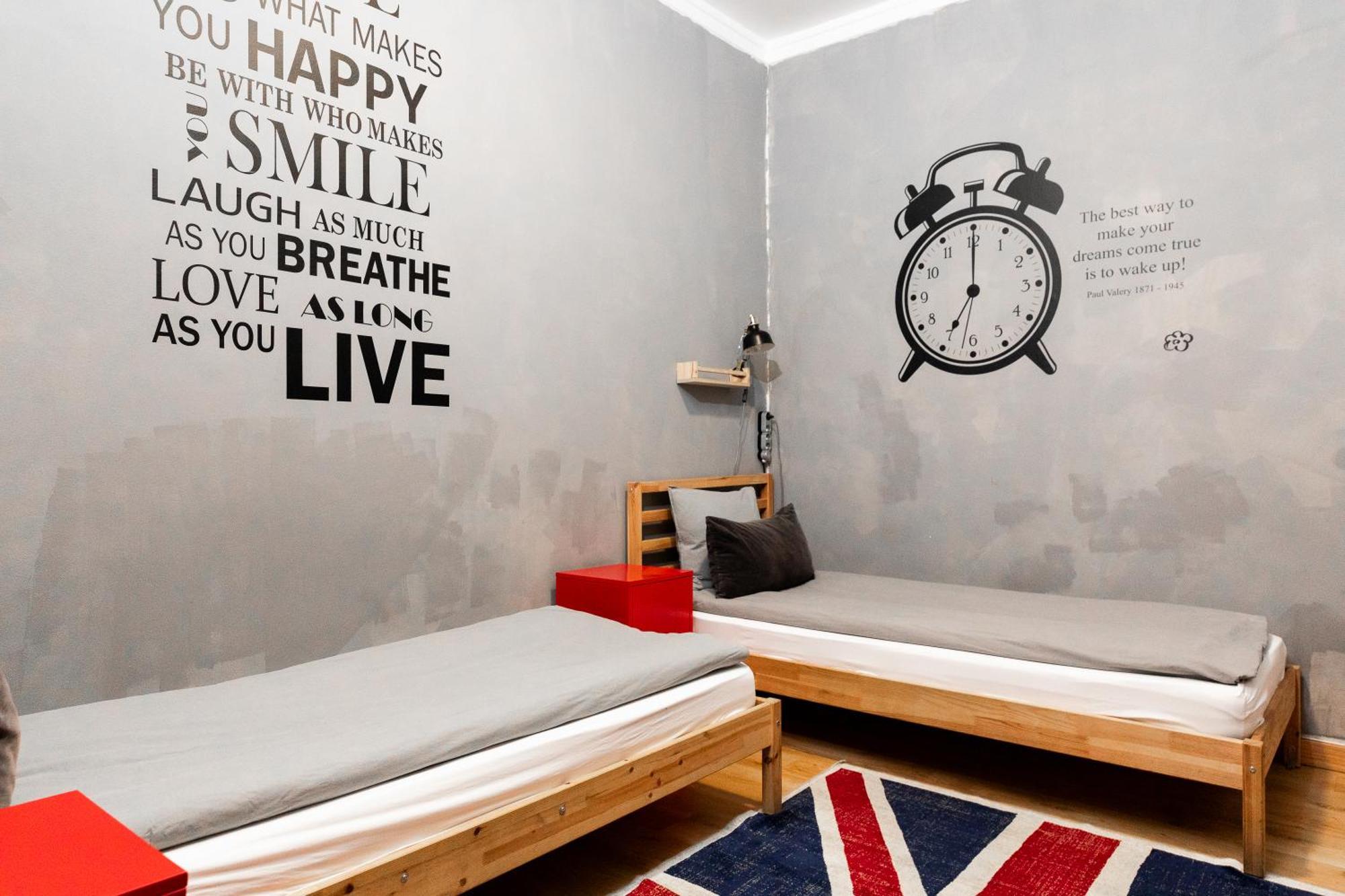Crespo Hostel *