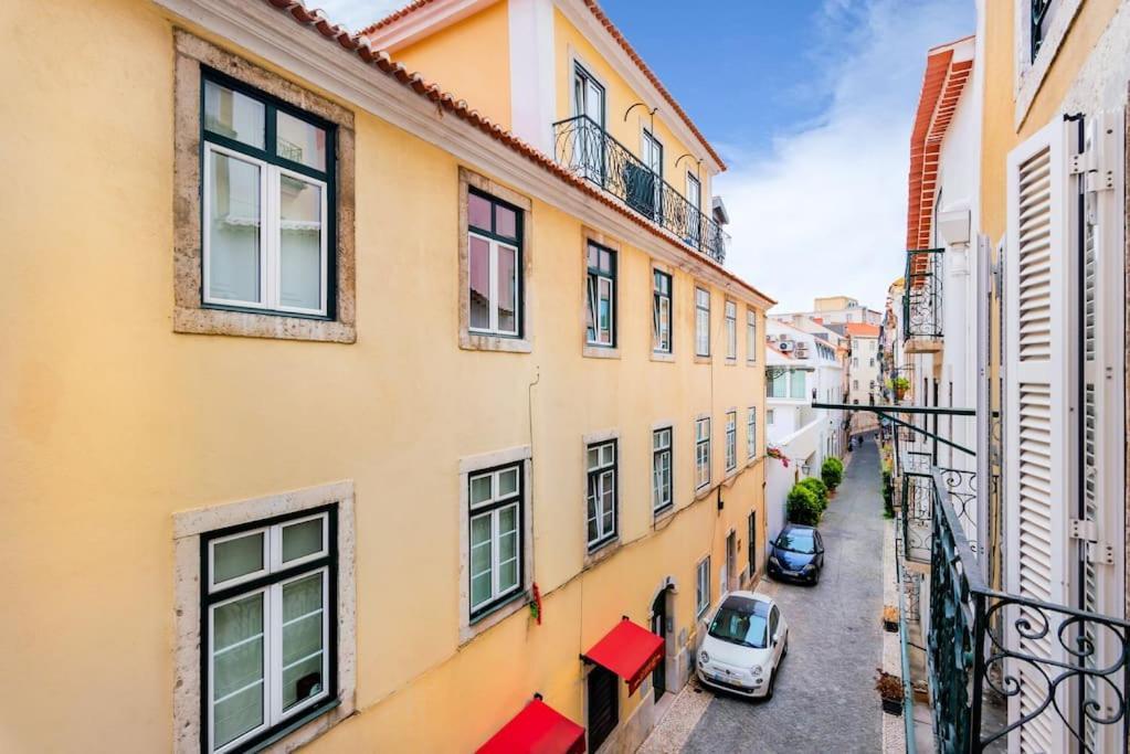 Duque 2br Flat At Historical Chiado Lisbon