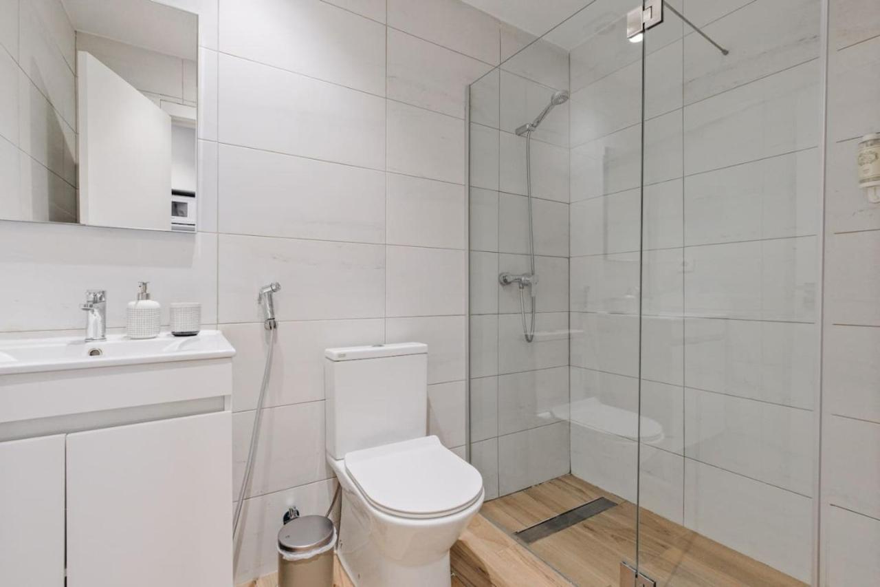 Lovely Fully Equipped Near Subway N3 Apartment