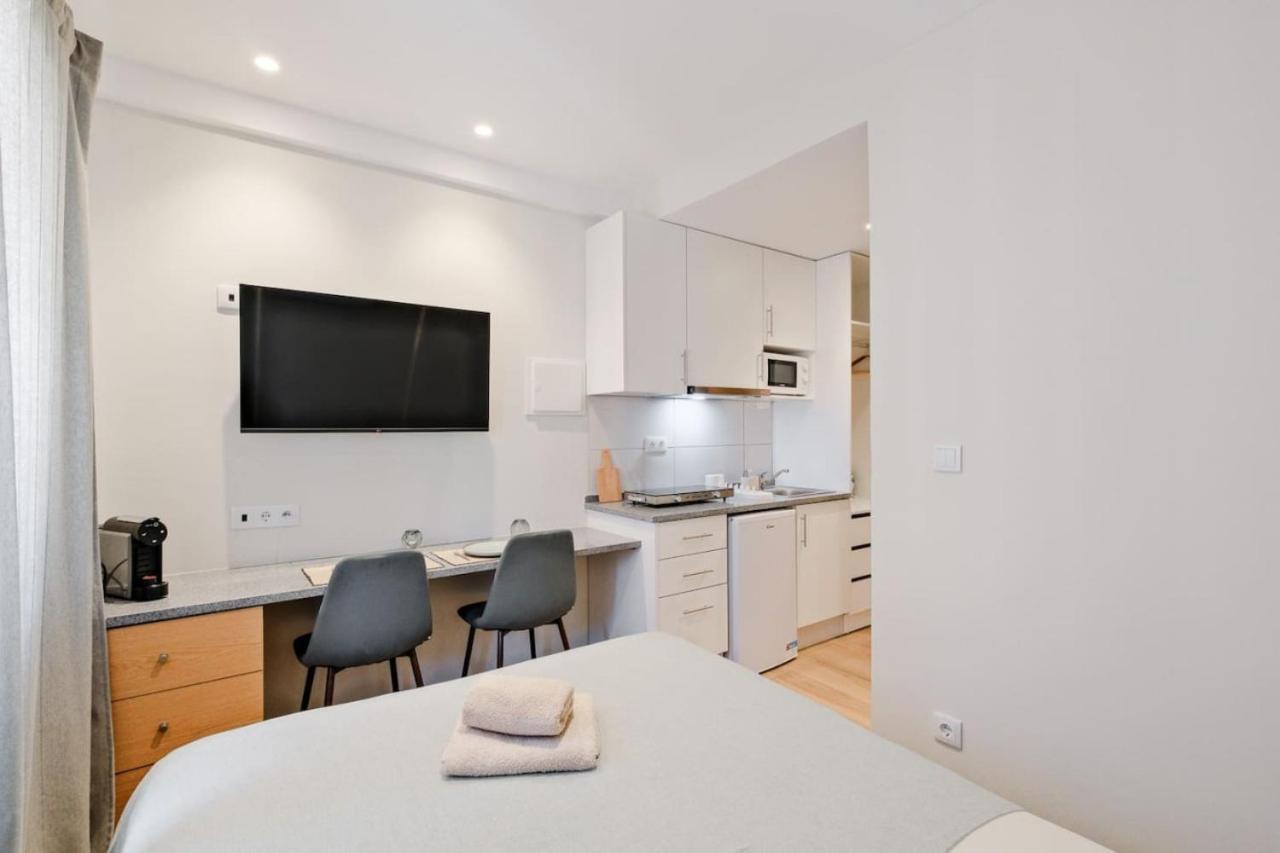 Lovely Fully Equipped Near Subway N3 Apartment *