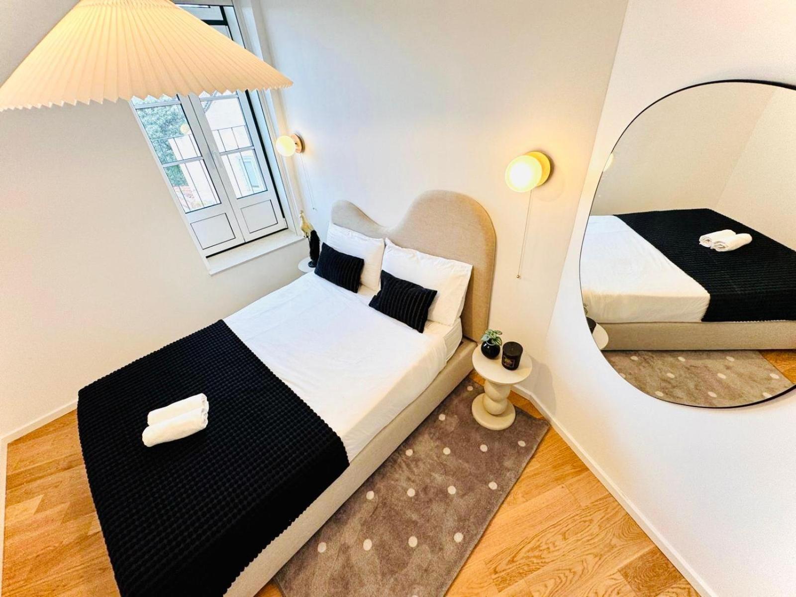 Pink House Ii Beautiful 2 Bedroom Flat In City Center Lisbon