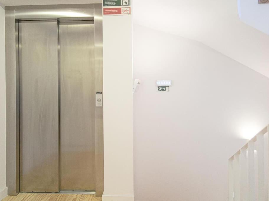 Liberdade Stylish Attic With Ac And View Apartamento