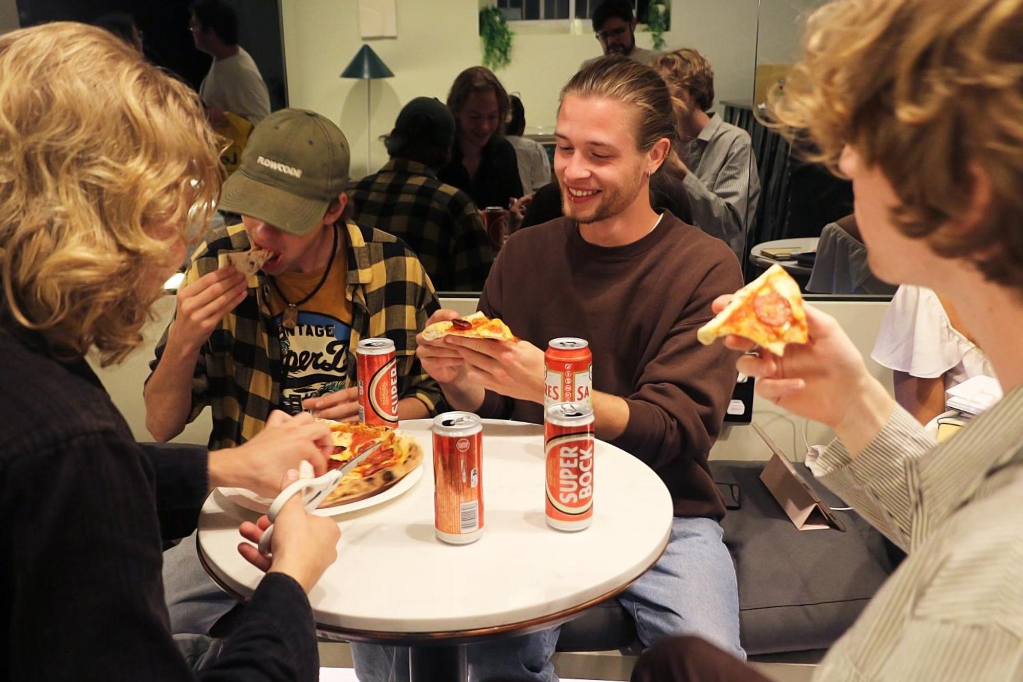 Gspot & Triangles Pizzeria Hostel