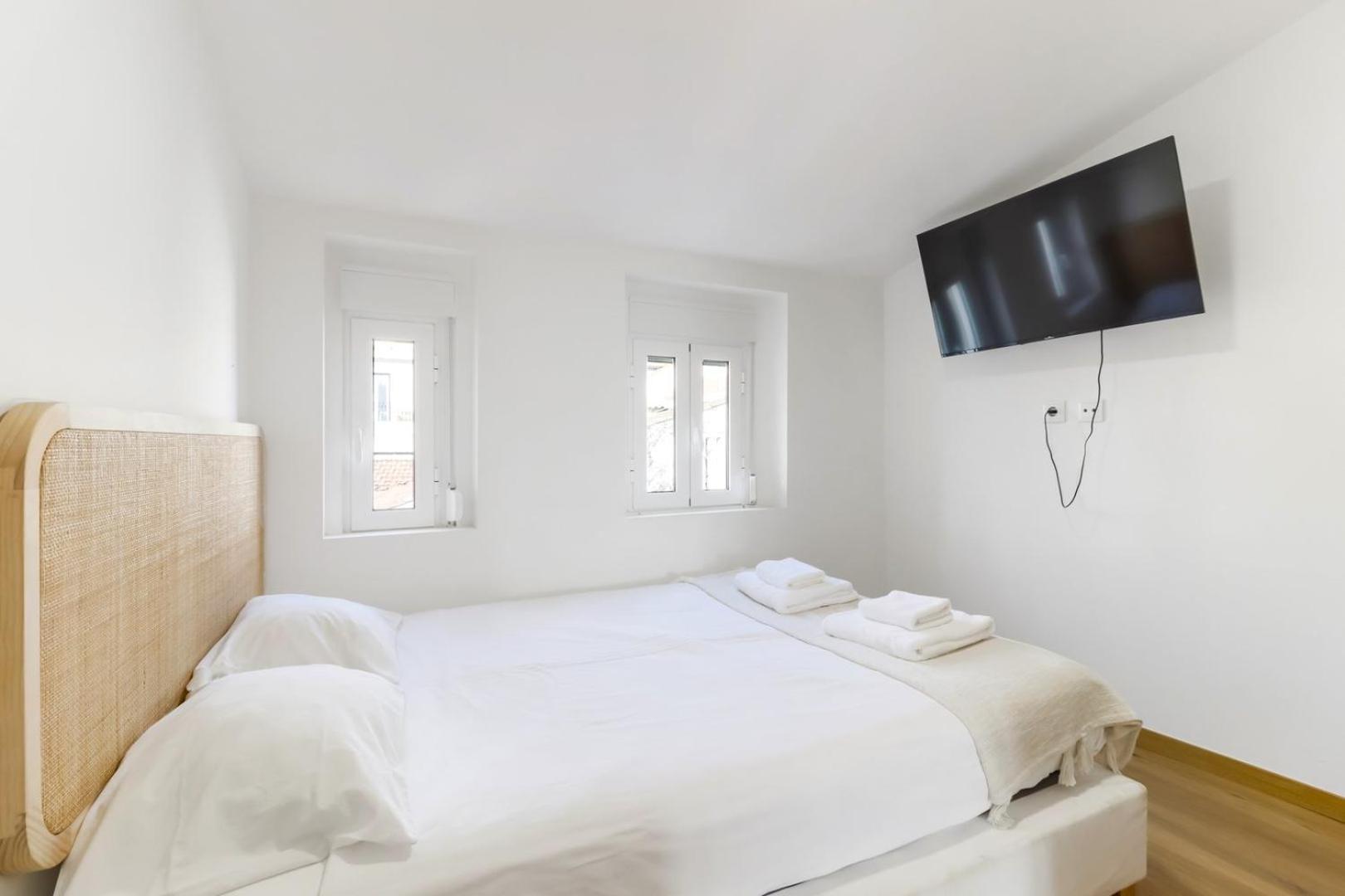 2br Terrace With Tagus View - Air-conditioned | By Airnest Lisbon