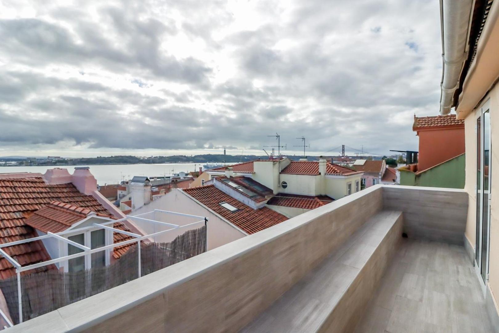 Apartment 2br Terrace With Tagus View - Air-conditioned | By Airnest