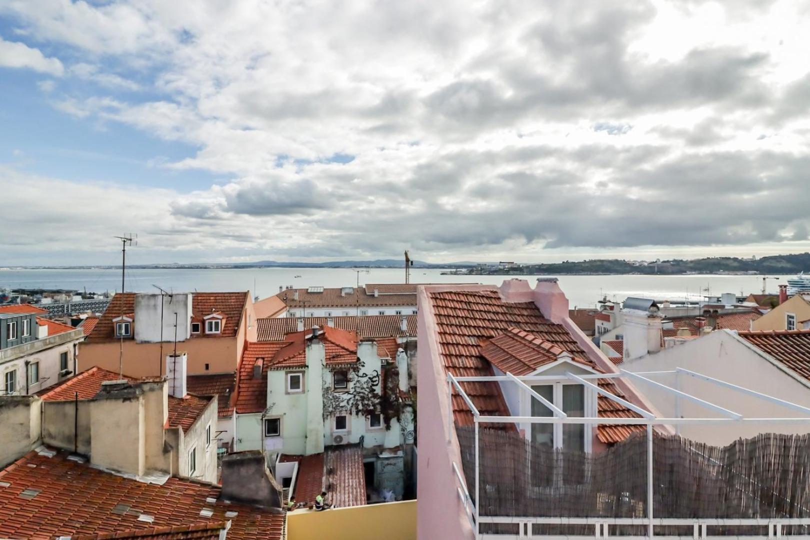 2br Terrace With Tagus View - Air-conditioned | By Airnest Lisbon