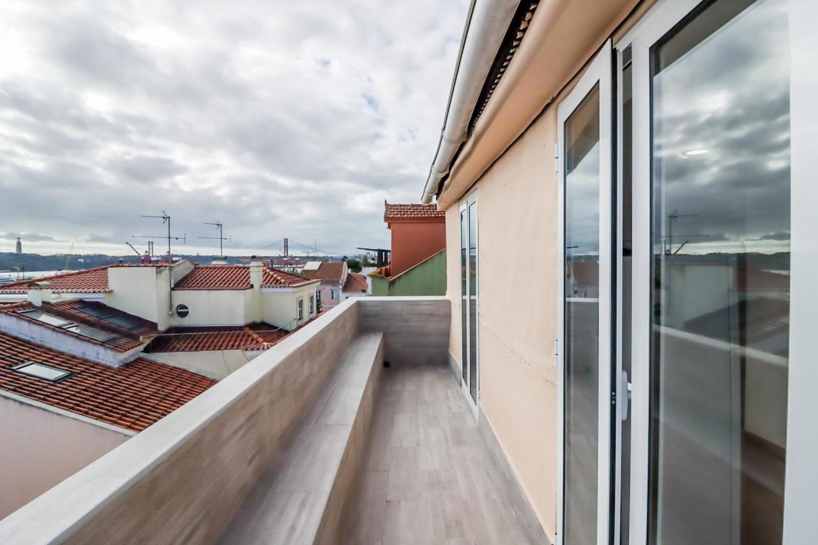 2br Terrace With Tagus View - Air-conditioned | By Airnest Lisbon