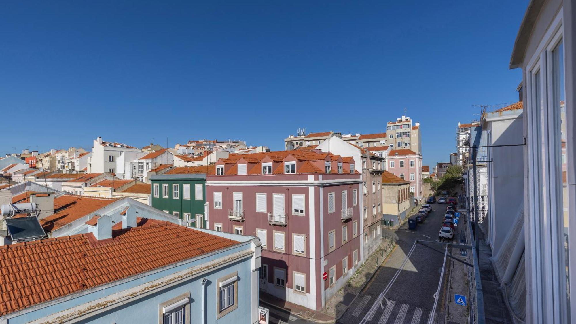Classic Topfloor By Lovelystay Lisbon