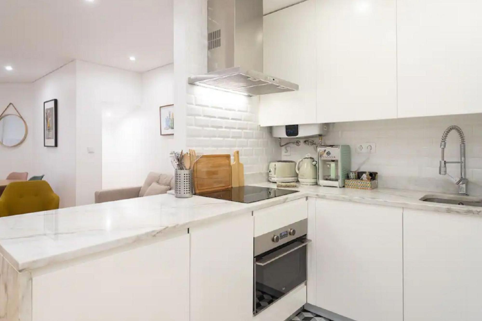 Comfortable In Bairro Alto By Lovelystay Apartment