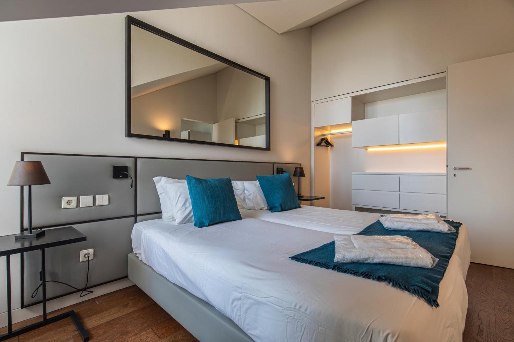 8 Building Apartment Lisbon