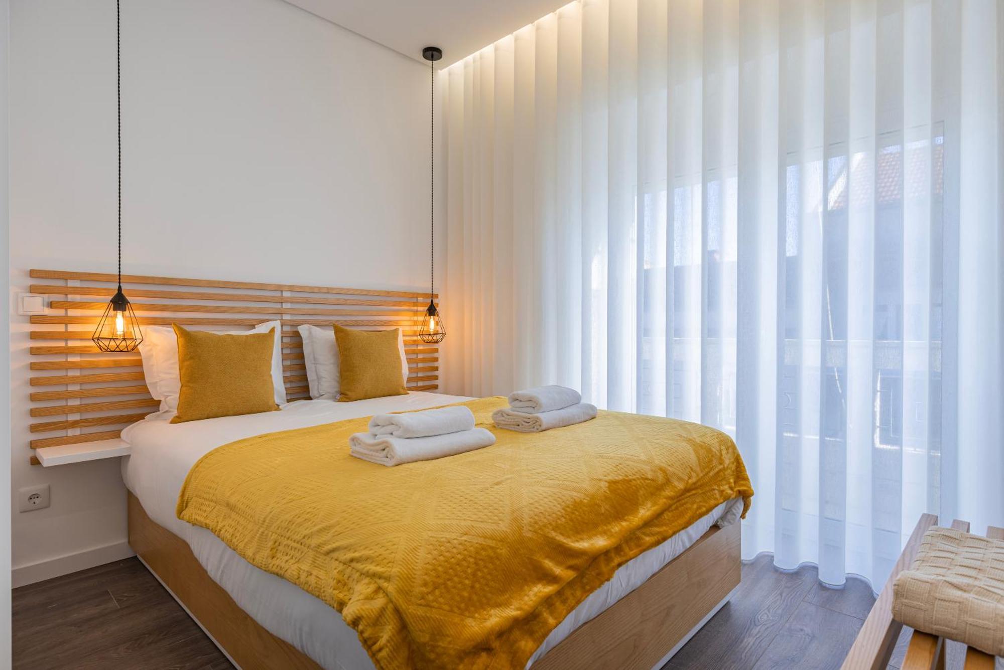 New By The Metro Iv Apartment Lisbon