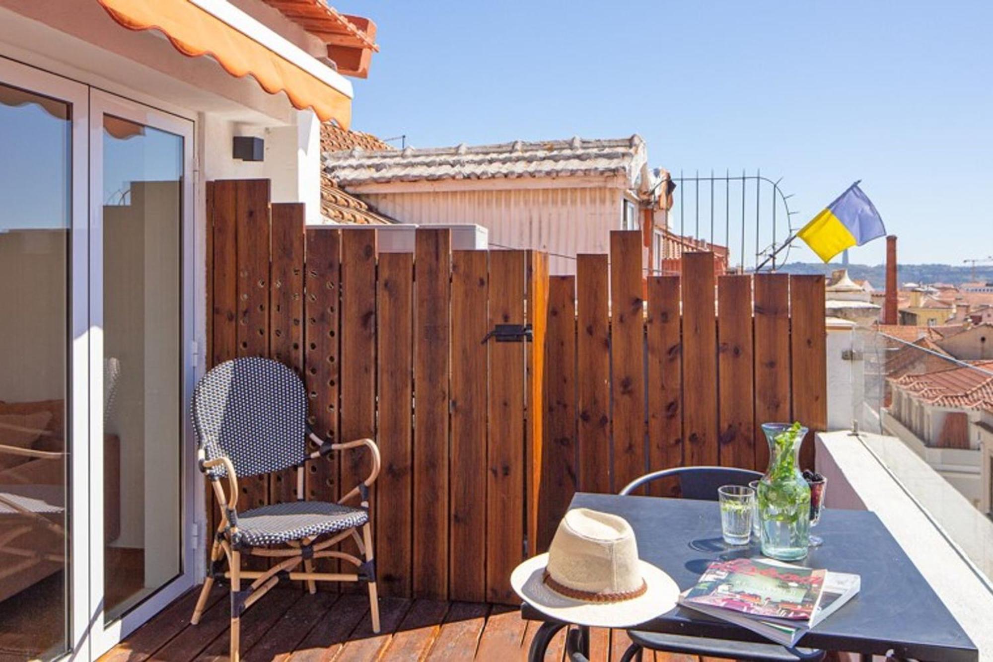 1bdr With Terrace And View By Lovelystay Apartment