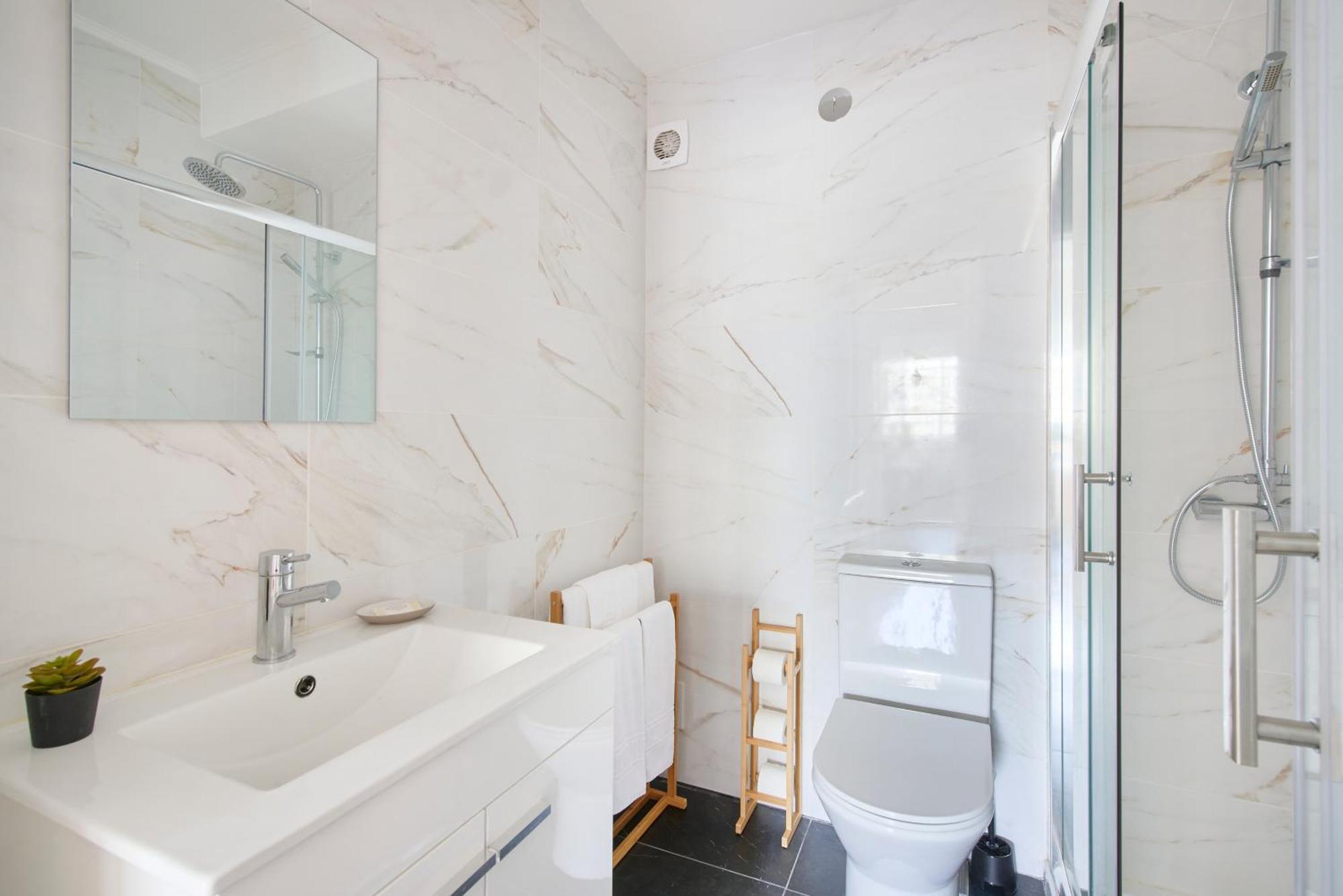 Charming Graca Flat W Balcony, By Timecooler Apartment Lisbon