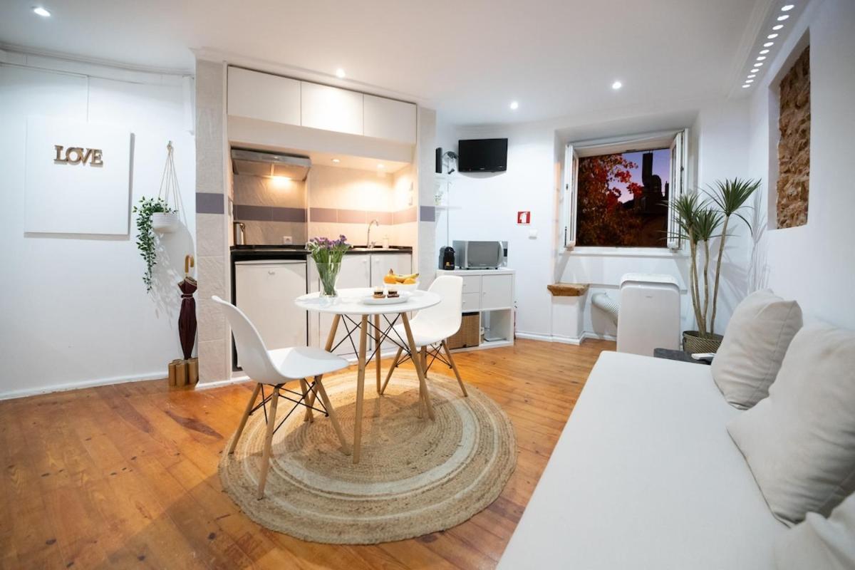 Apartment Alfama, The Heart Of Fado - Minutes From Tram 28 Lisbon