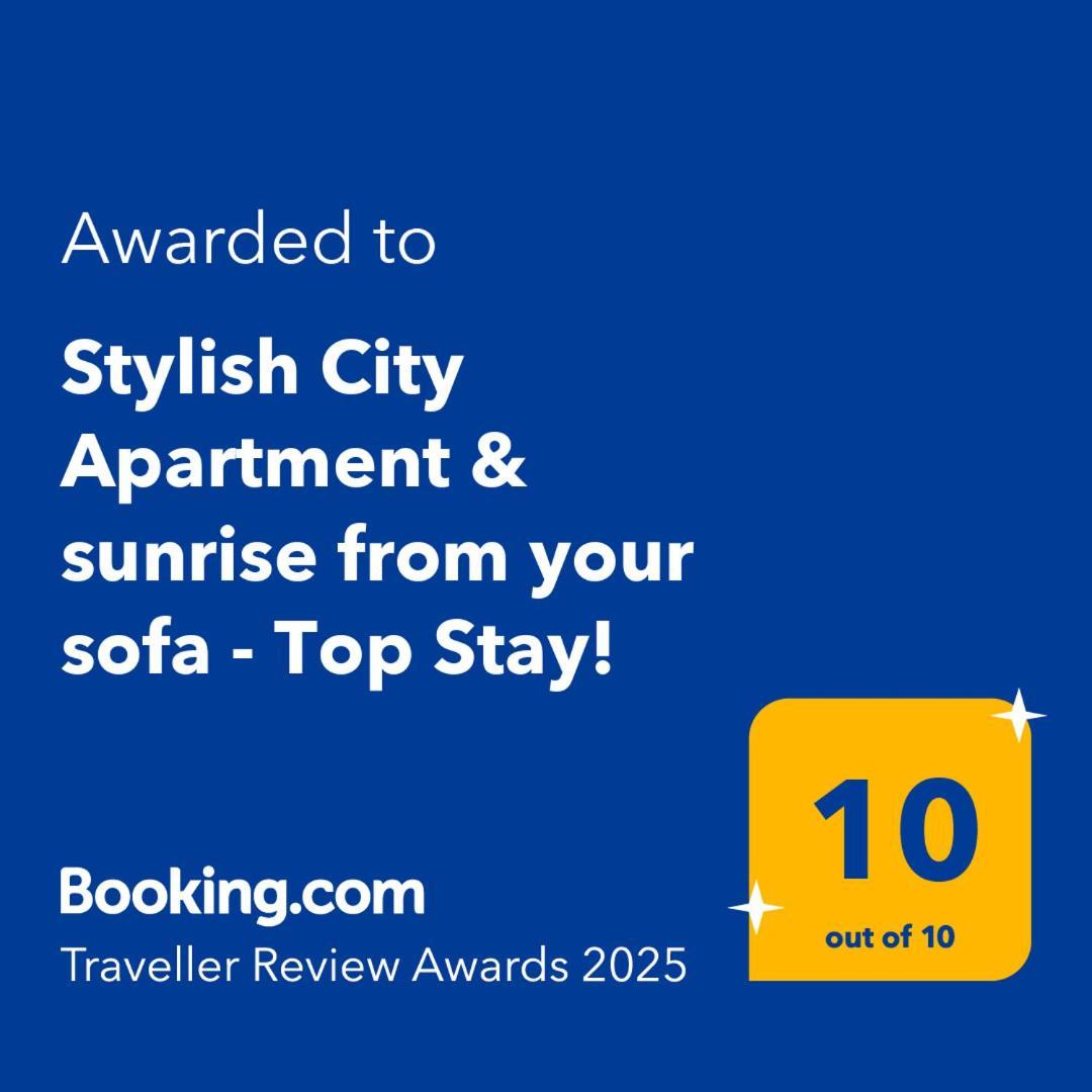 Apartment Stylish & Sunrise From Your Sofa - Stay! *