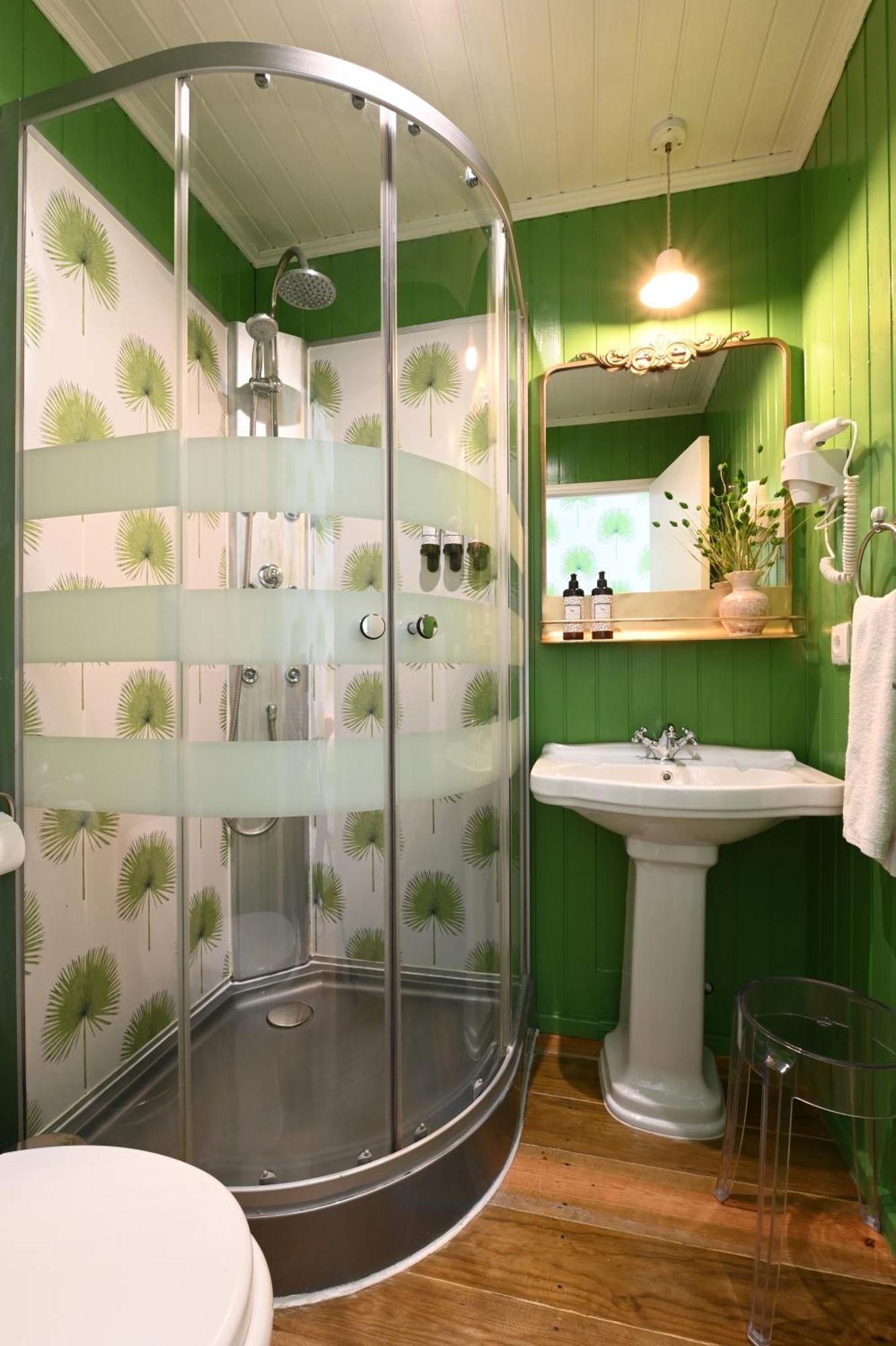 Flores 105 Guest house 3*