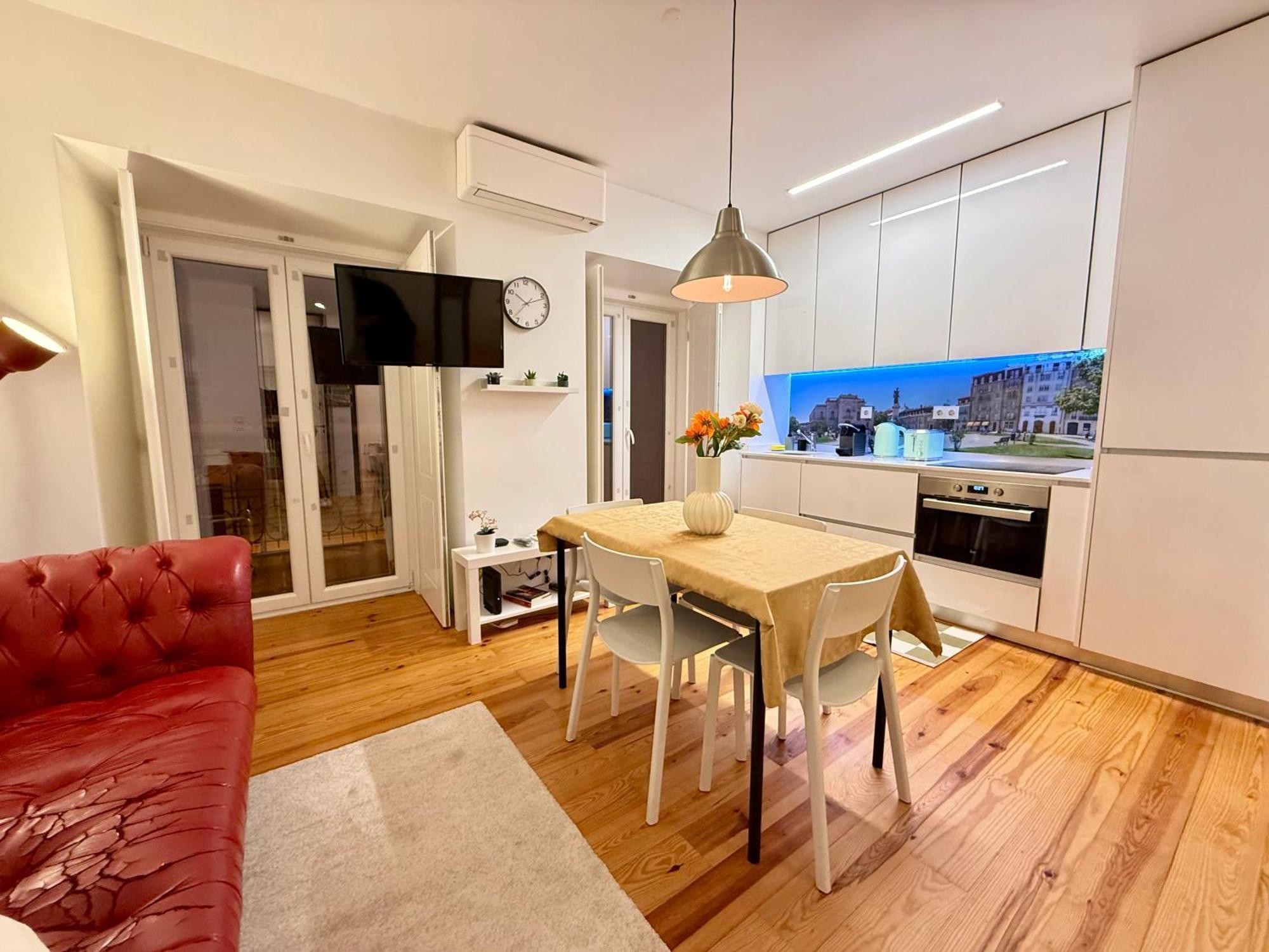 Apto Com 2 Quartos * Lisbon