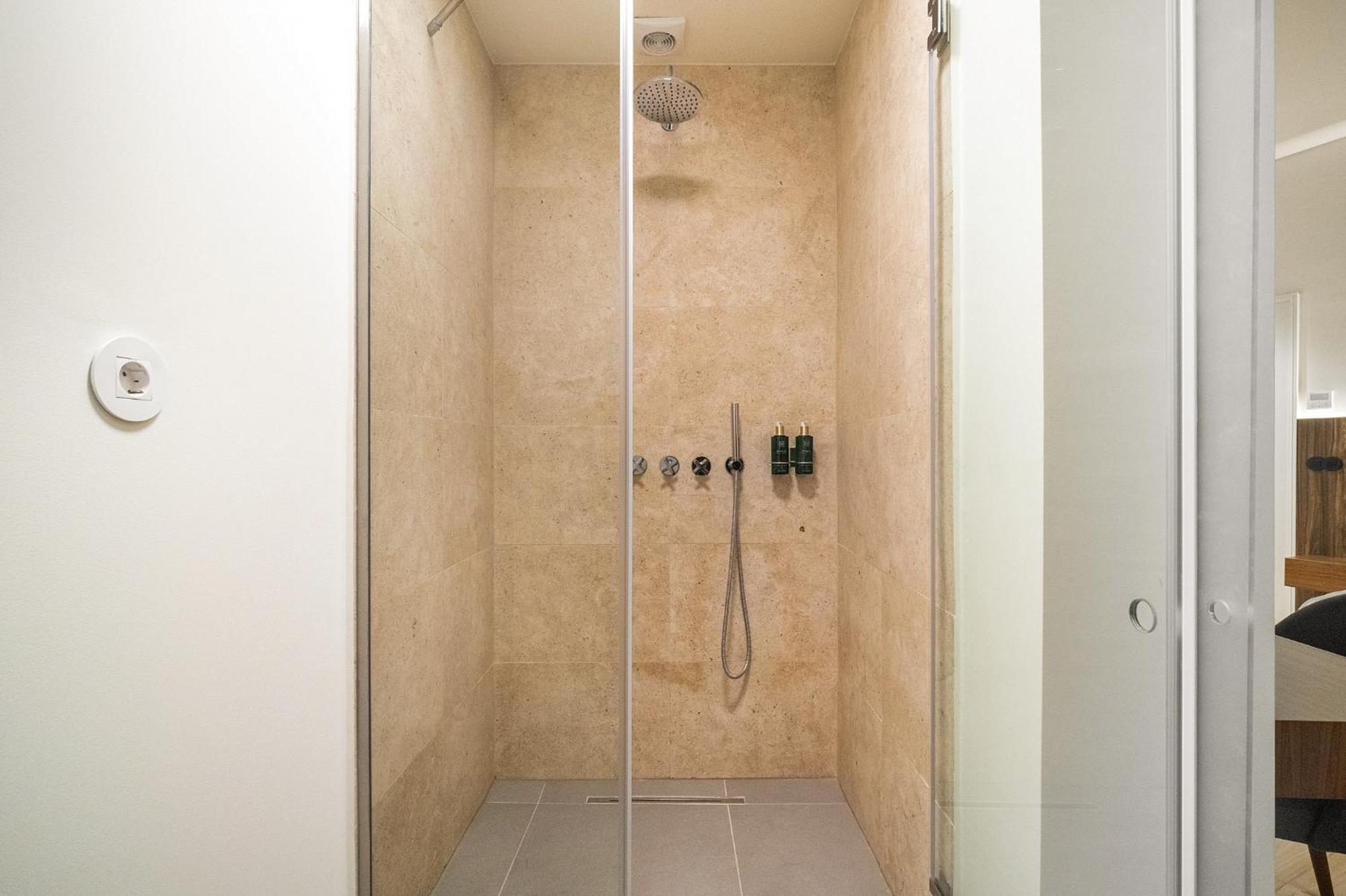 Whome A Rare Find In Lisbon's Prime Location! Apartment