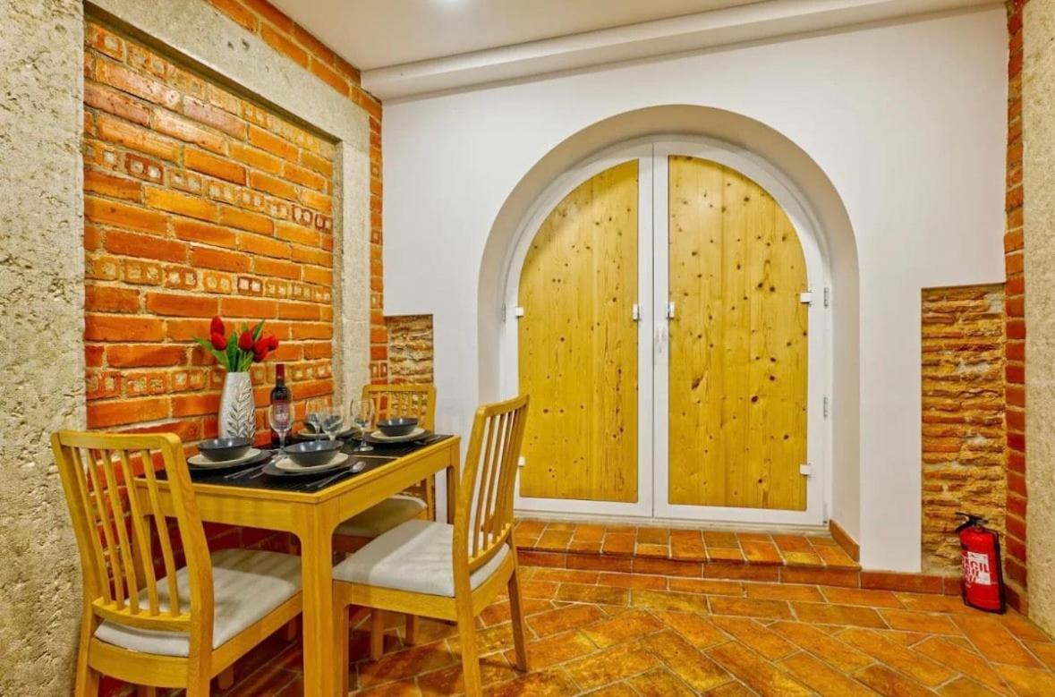 Homey Haven With A Rustic Charm Apartment