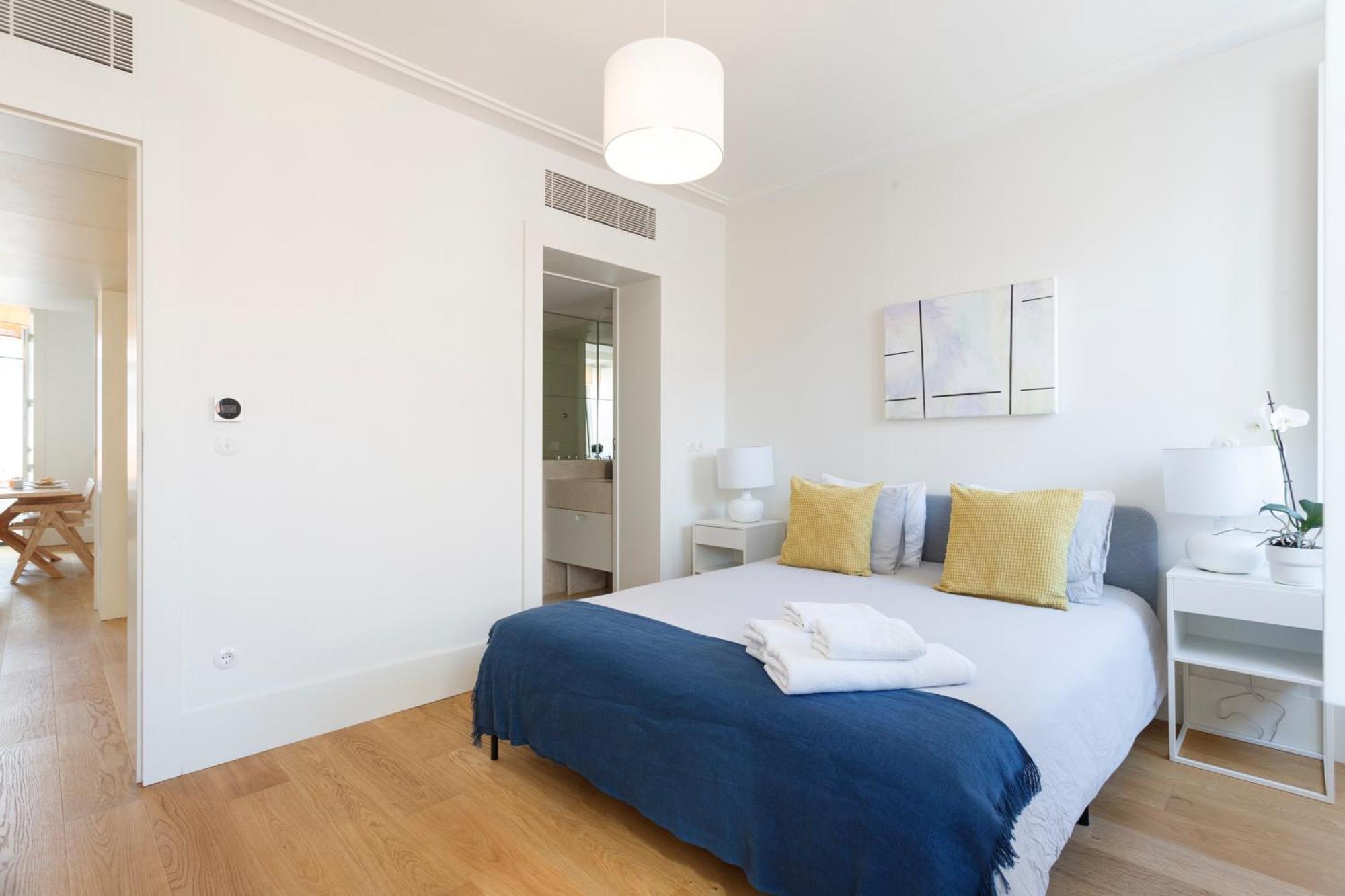 Luxury In Shared In Downtown *