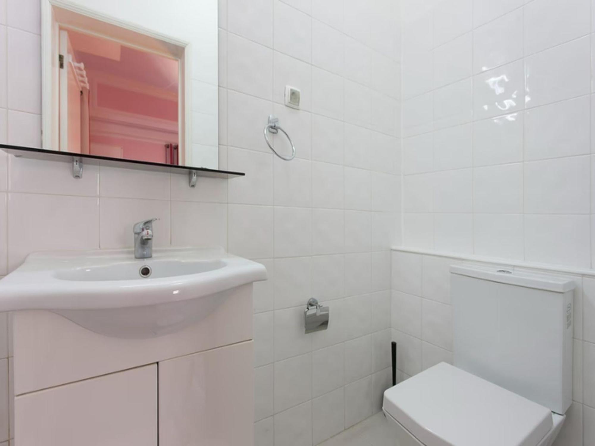 In Guest - Anglesh Located Near Center Lisbon