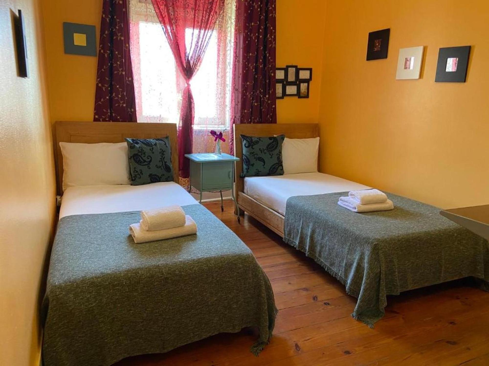 In Guest - Anglesh Located Near Center