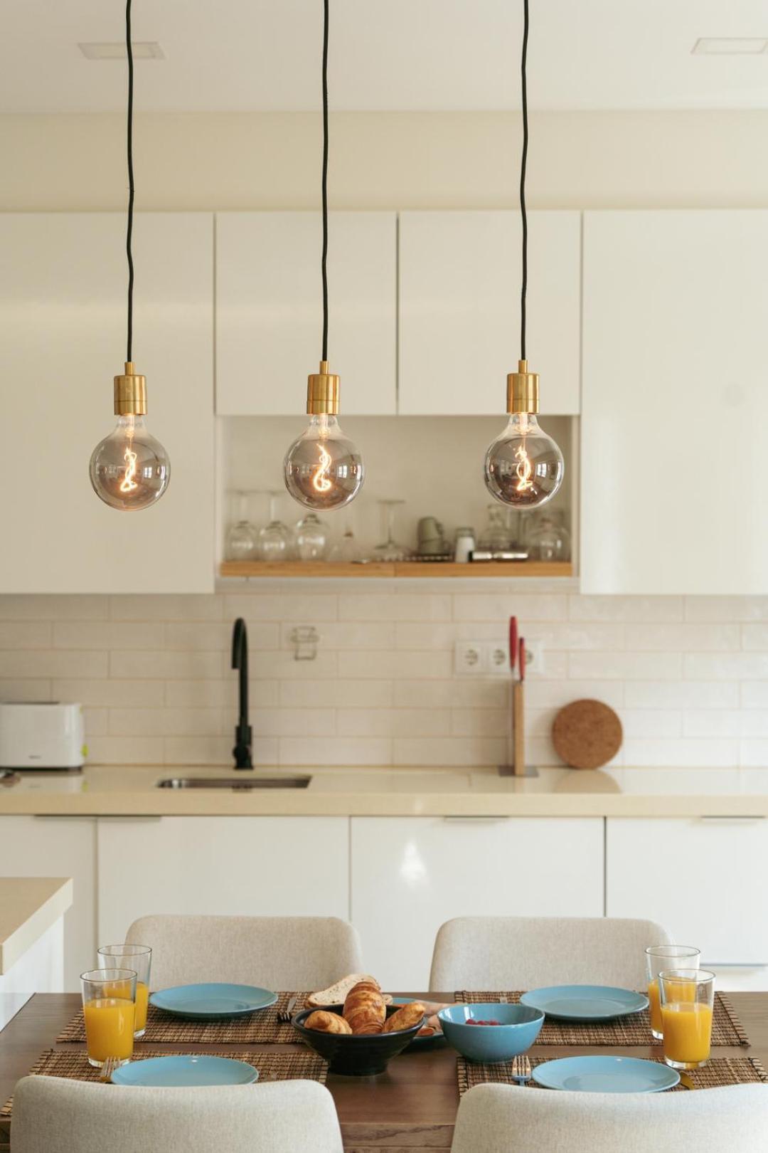Hostwise - Flat W/ Balcony & Workspace * Lisbon