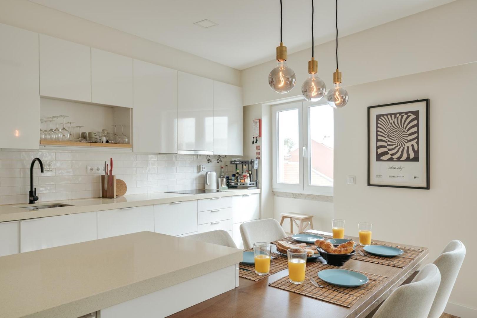 Hostwise - Flat W/ Balcony & Workspace Apartment Lisbon