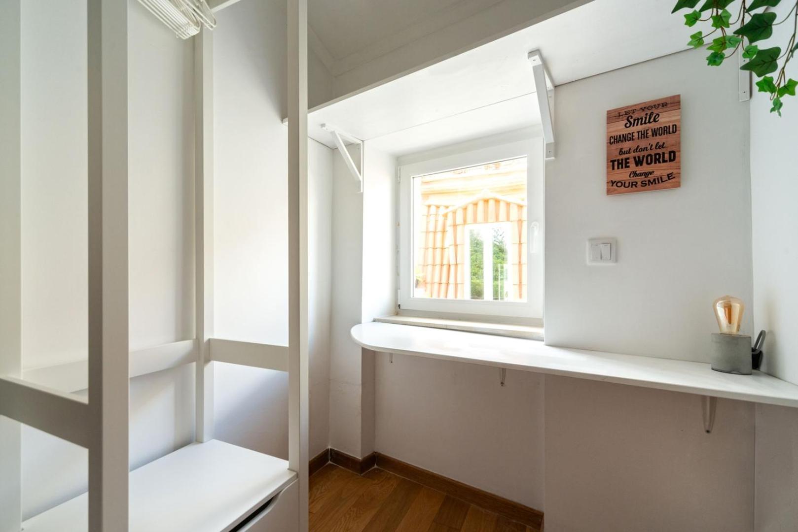 Gorgeous Rooftop 2-bed 250m To Intendente Sq Apartment Lisbon