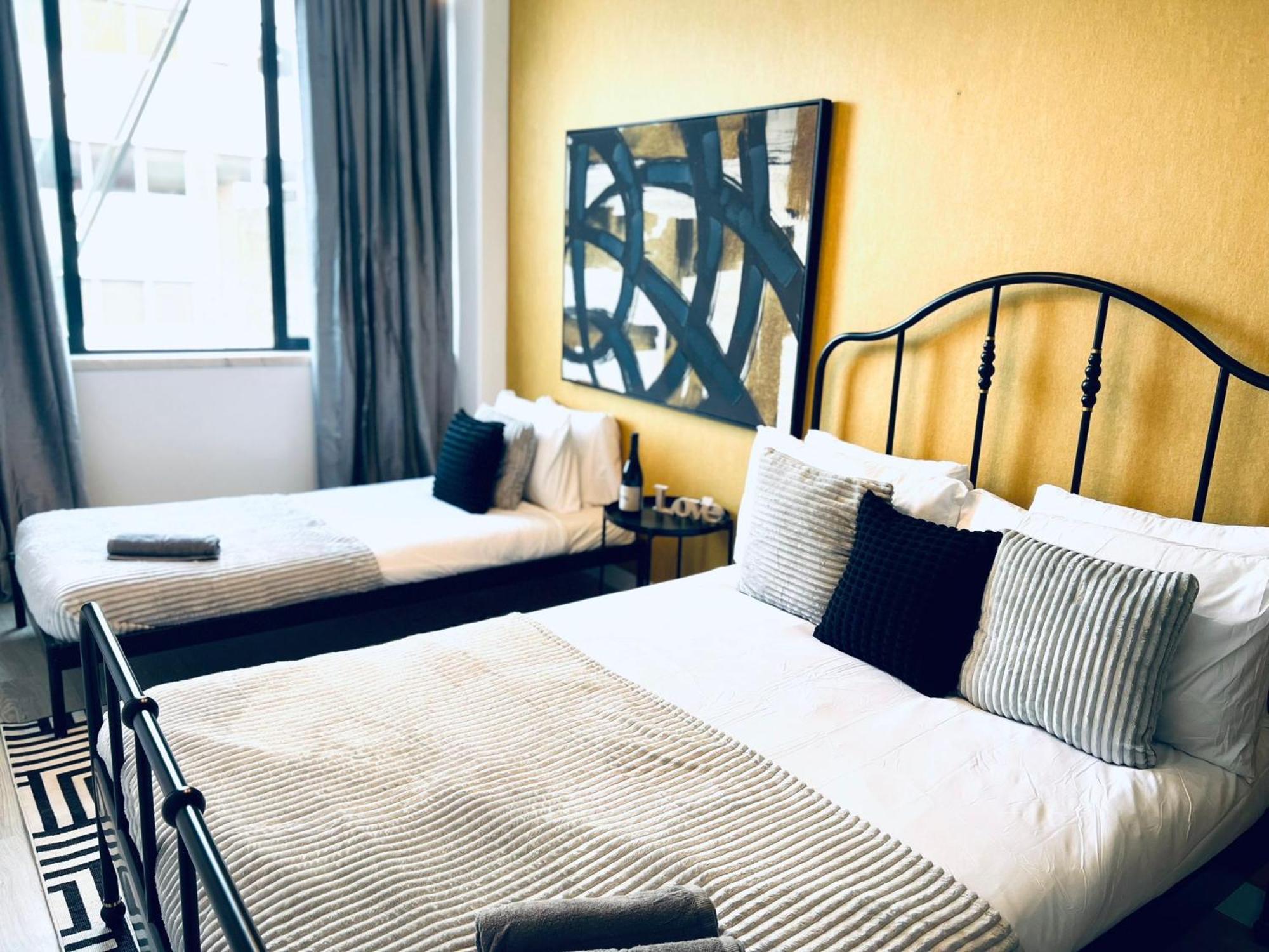 Luxury Rooms, Ideal For Tourists Hostel