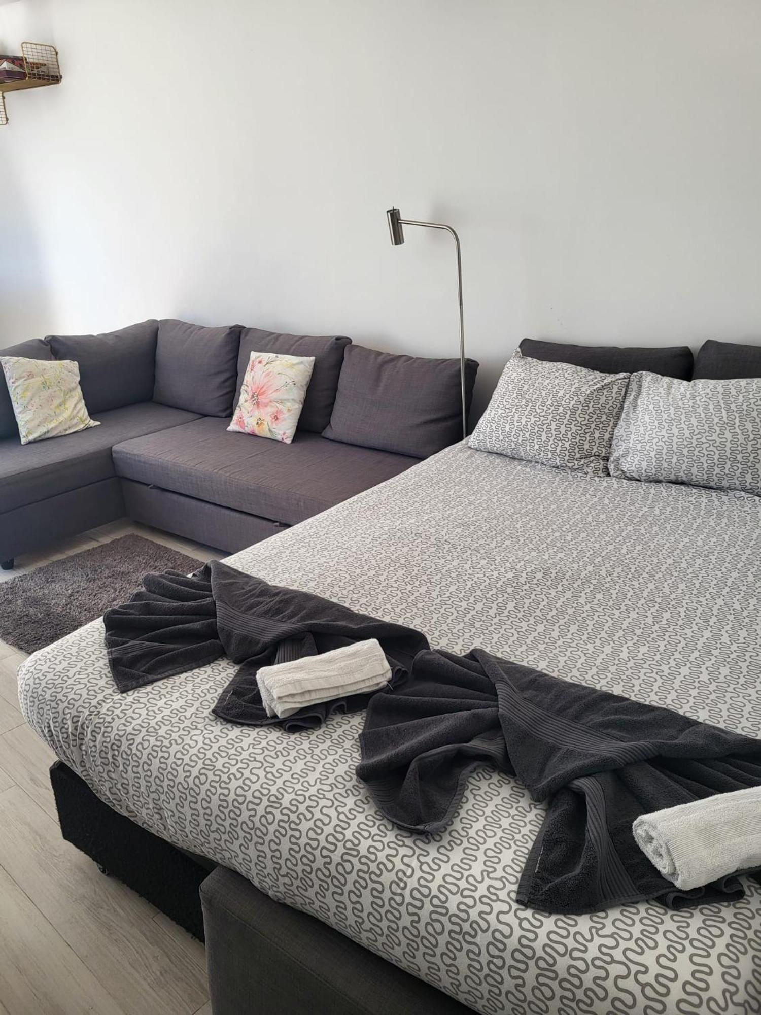 Charm House Apartment *
