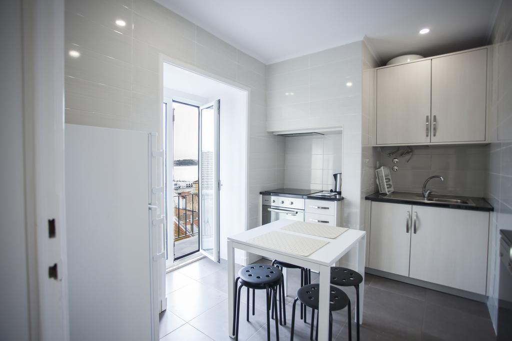 Apartment Breathtaking River View In Alfama