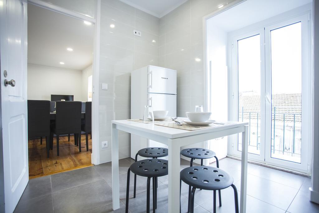 Apartment Breathtaking River View In Alfama Lisbon