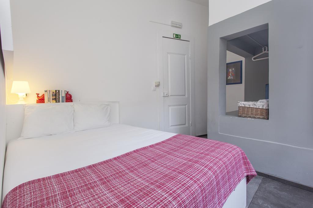 5 Sins Chiado Hostel Lisbon
