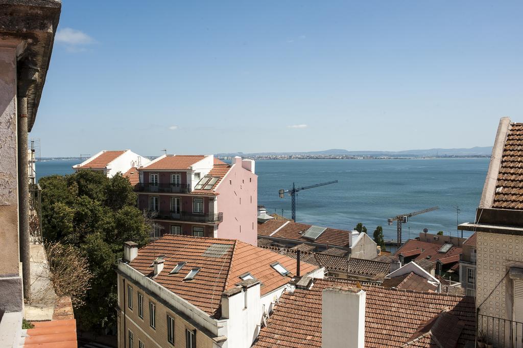 Portas Do Teatro Lisbon