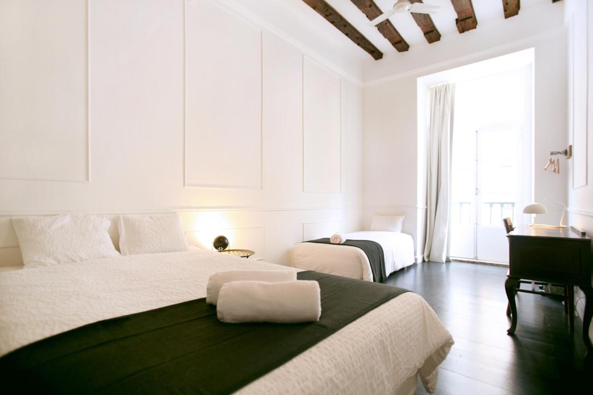 Travellers House - Hostel