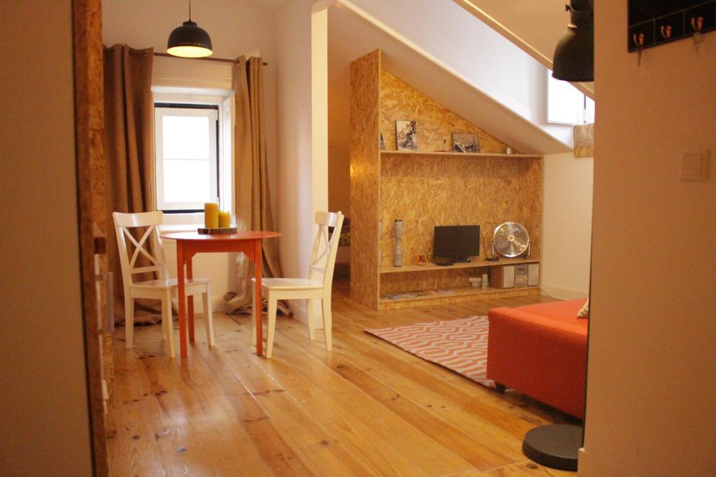 The Blue House - Saint Pauls Apartment Lisbon