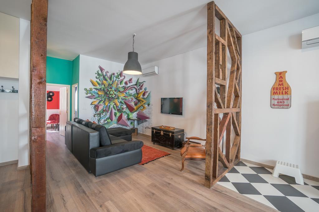 Cais Do Sodre - Nearby Pink Street, Time Out Market By Ld * Lisbon