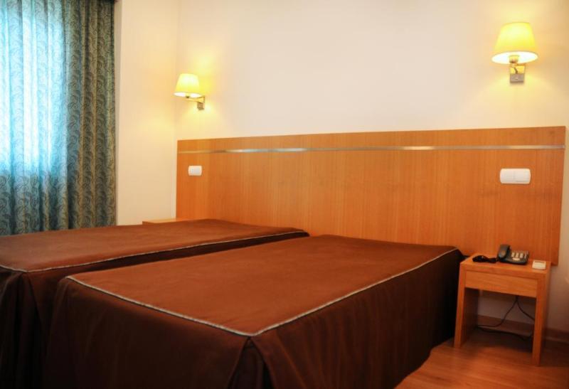 Canada Hotel 2*