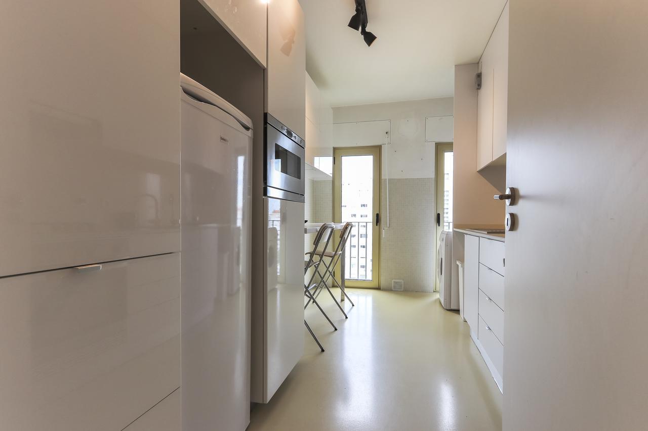 Modern & Bright Avenidas Novas By Homing Lisbon
