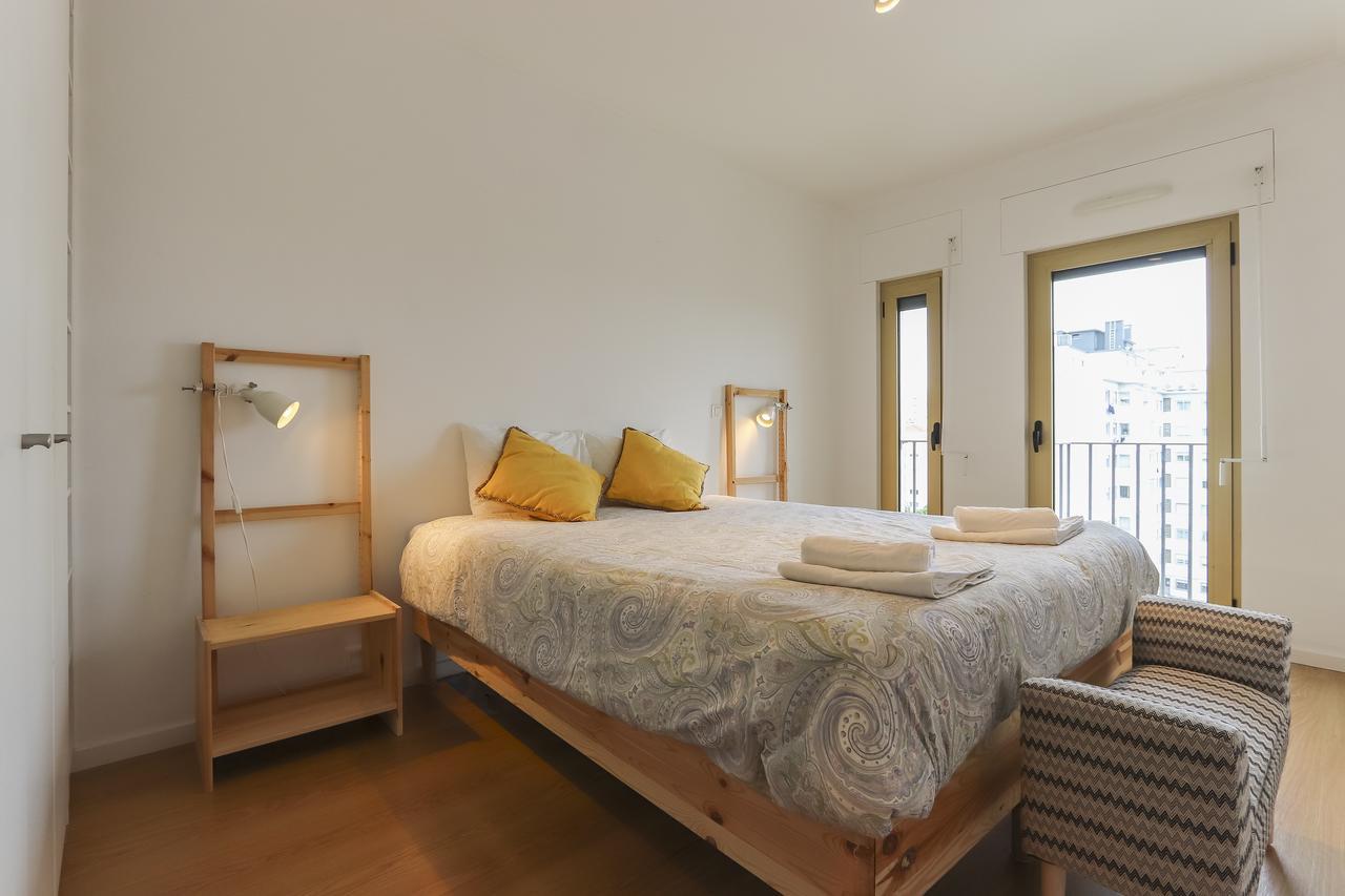 Modern & Bright Avenidas Novas By Homing * Lisbon