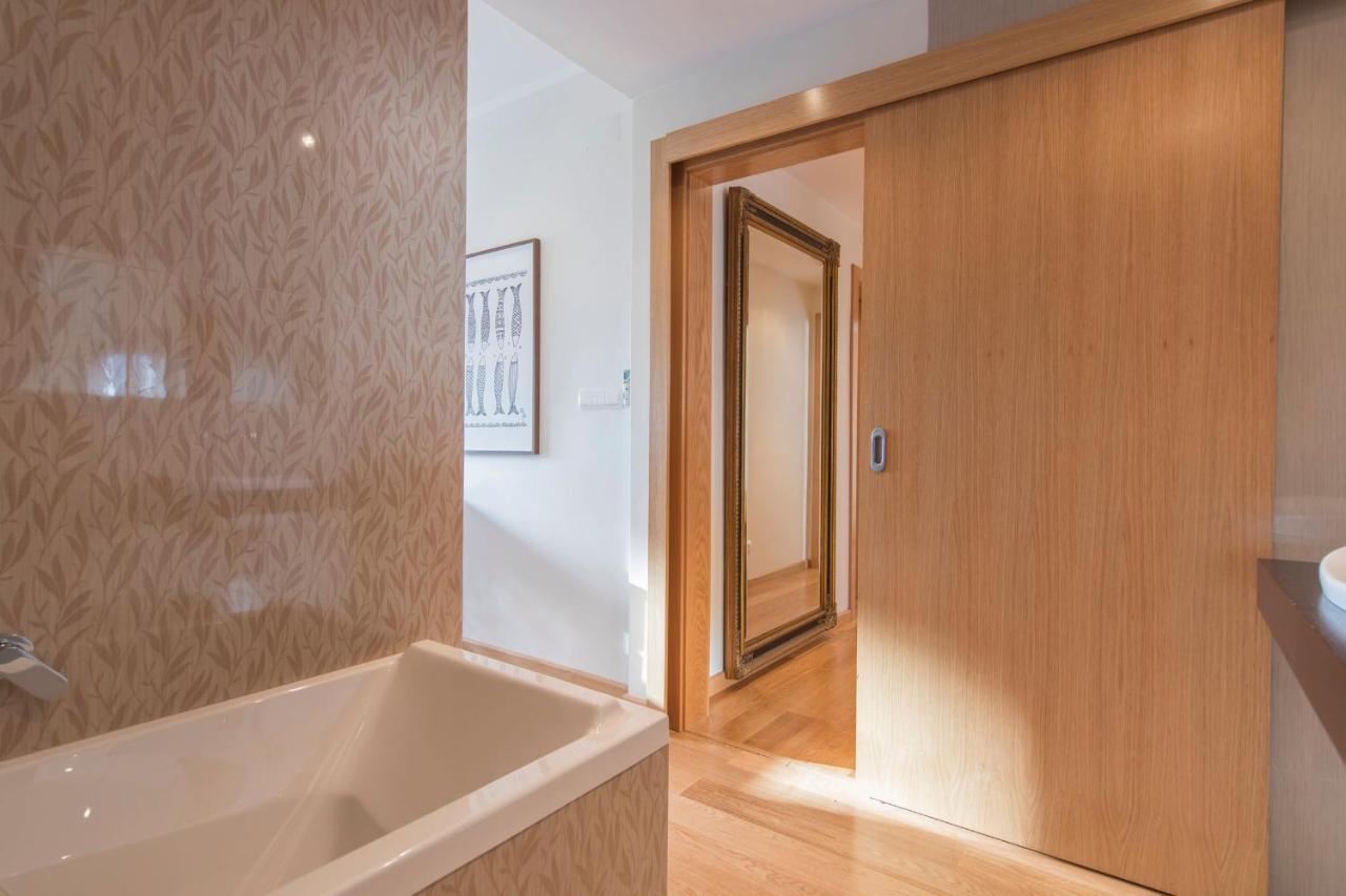 Lovelystay - 2 Bedroom Belem Wonder Apartment Lisbon