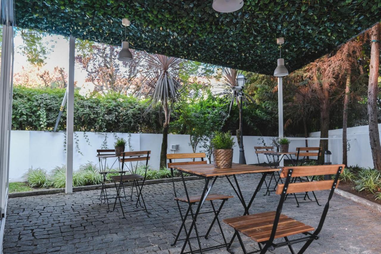 4u Vi Airport Guest house Lisbon