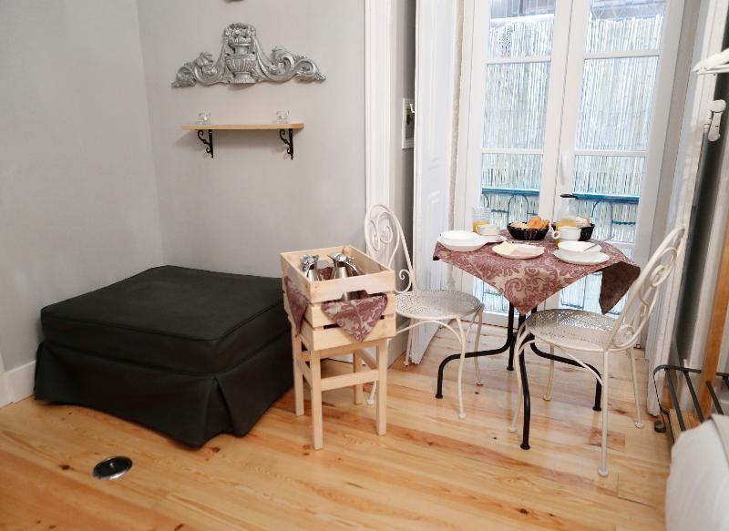B In B Downtown Bed & Breakfast Lisbon