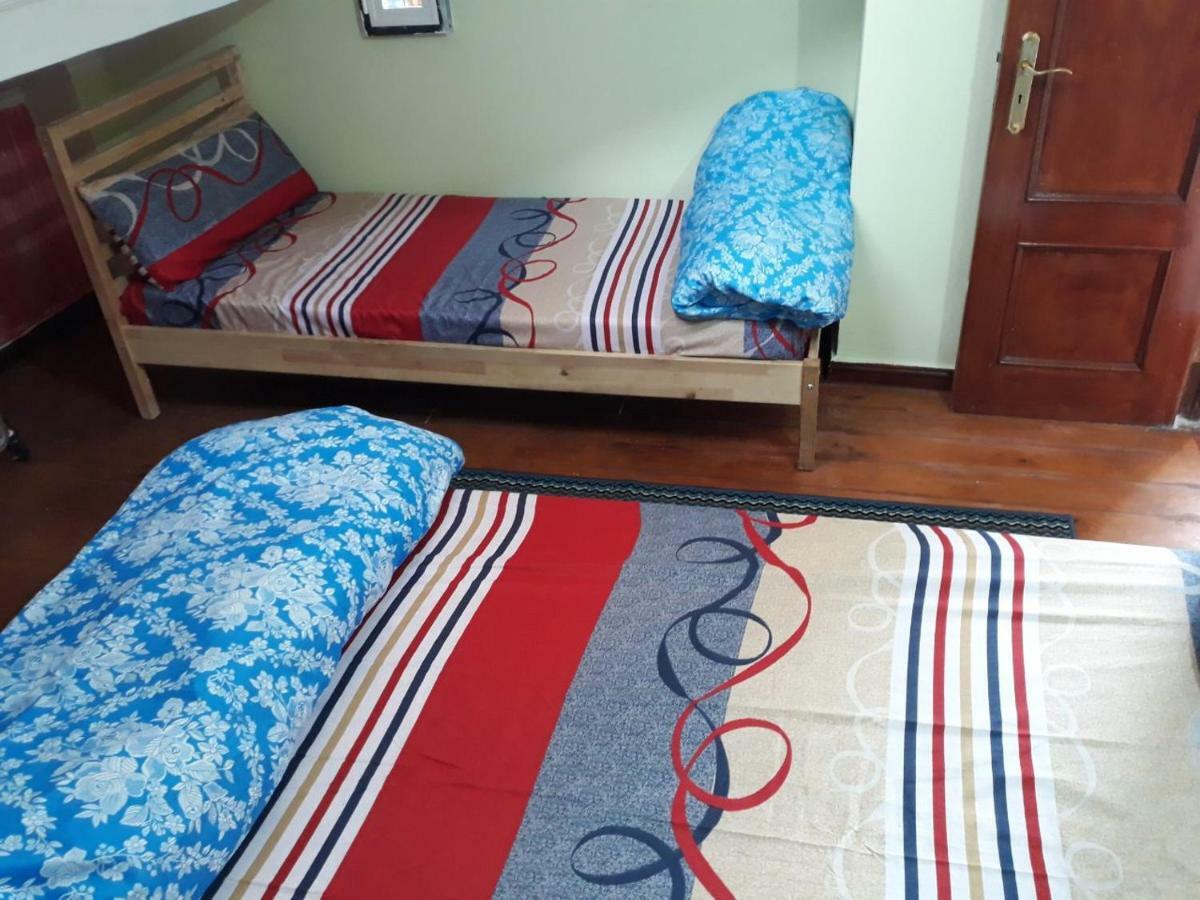 Knock Hostel *