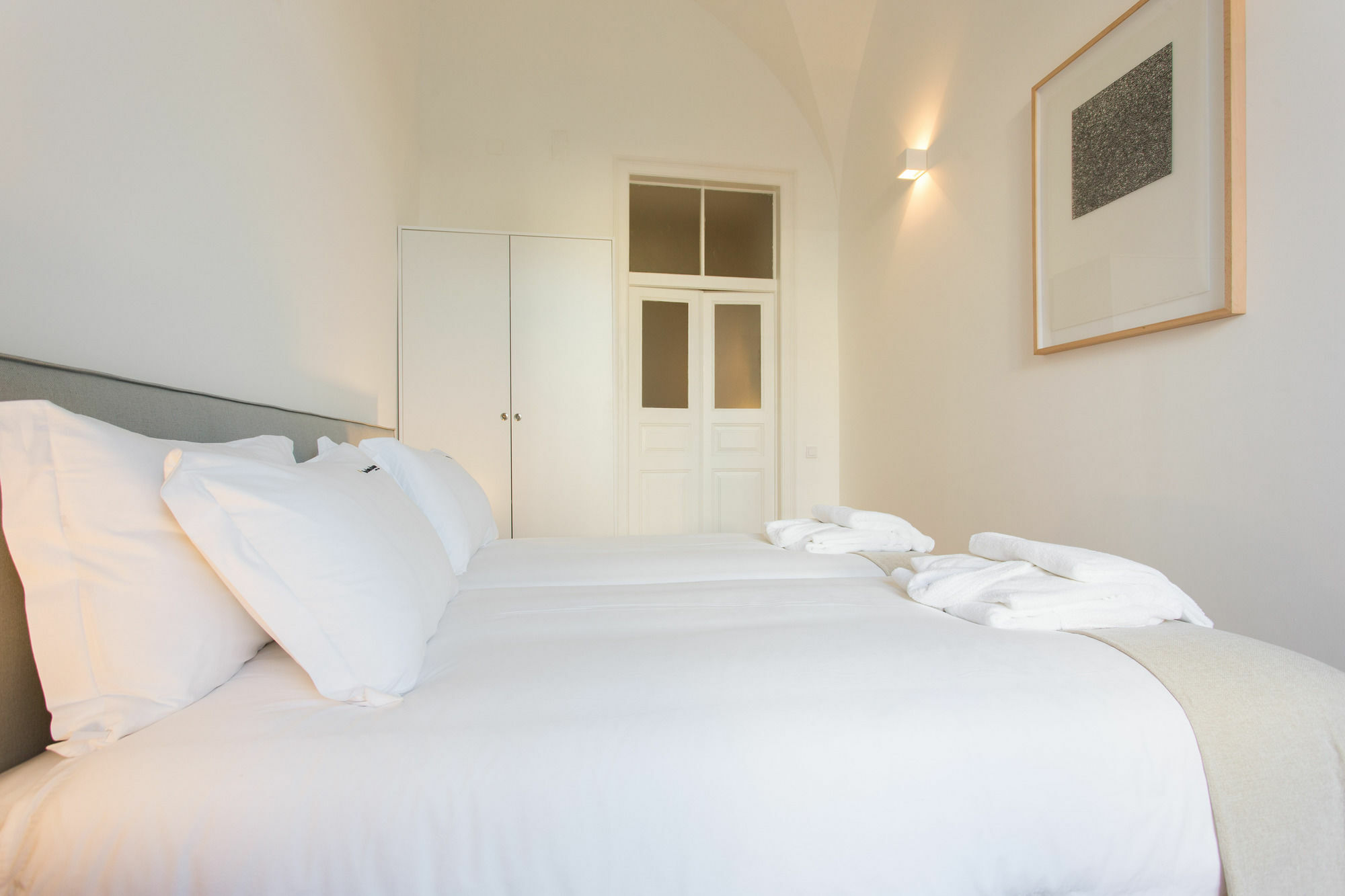 Bed & Breakfast Feels Like Chiado Prime Lisbon