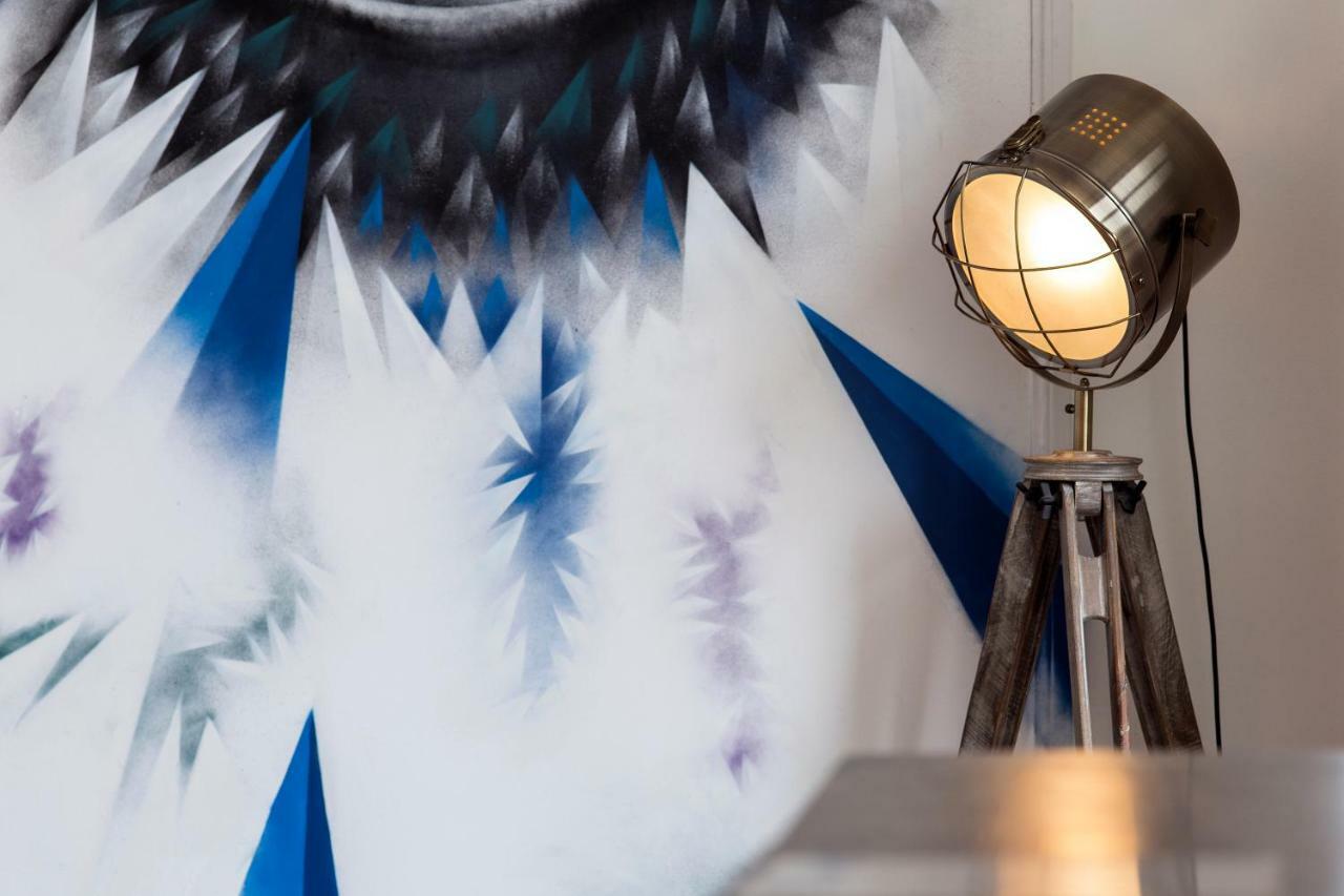 Lost :: Cais House Guest house Lisbon