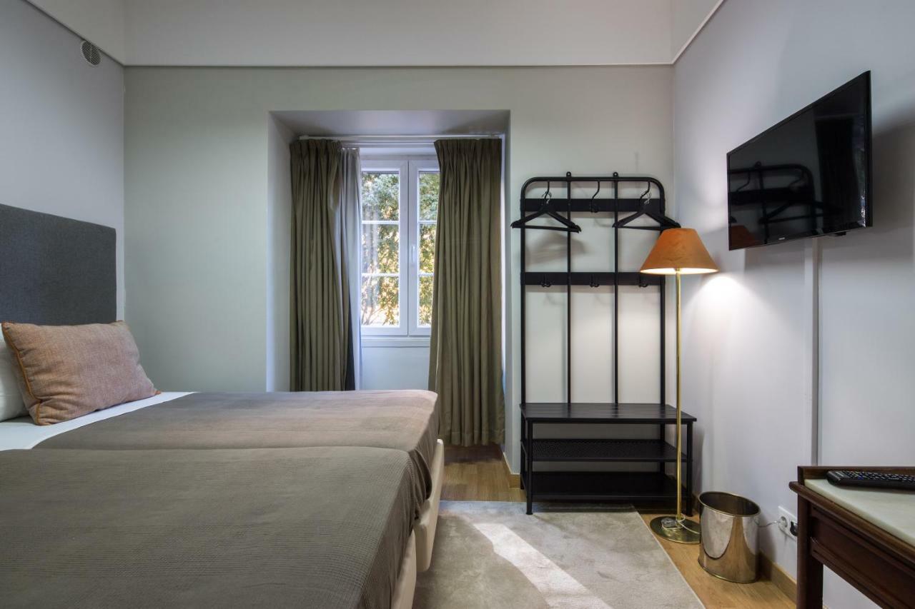 Jo's Place 3*