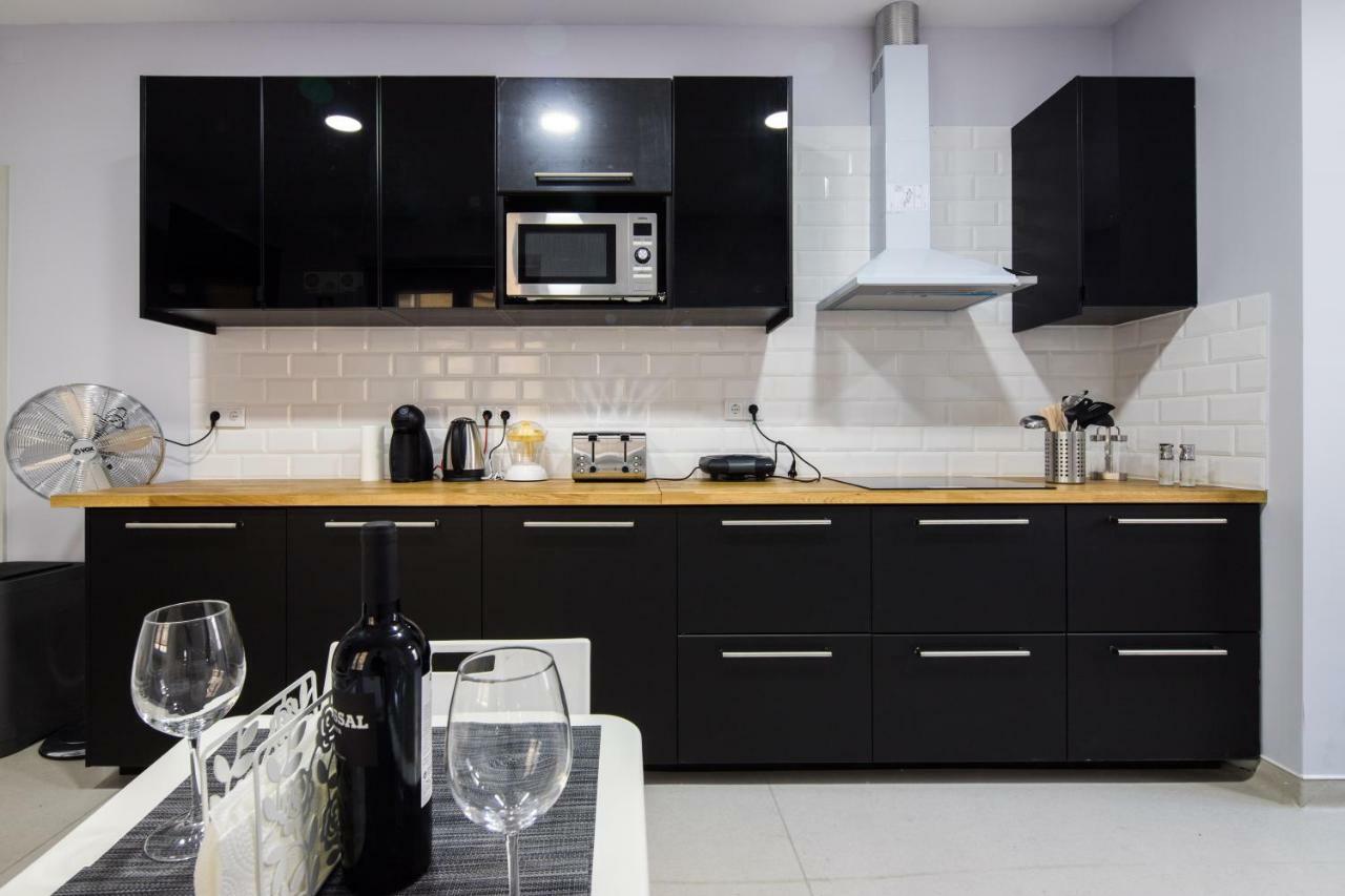 Jo's Place 3*